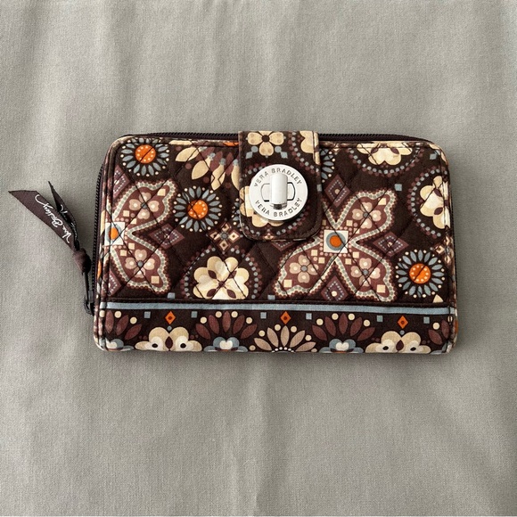 Vera Bradley Clutch Style Canyon Brown Turn Lock Wallet - Picture 1 of 8